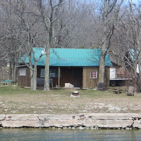 Lake Wolsey Cabins Hotel Gore Bay Esterno foto