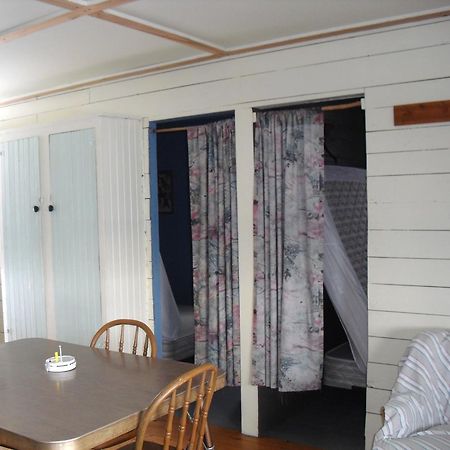 Lake Wolsey Cabins Hotel Gore Bay Esterno foto