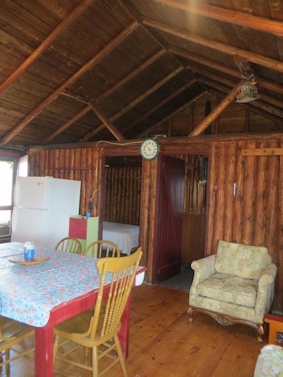 Lake Wolsey Cabins Hotel Gore Bay Esterno foto