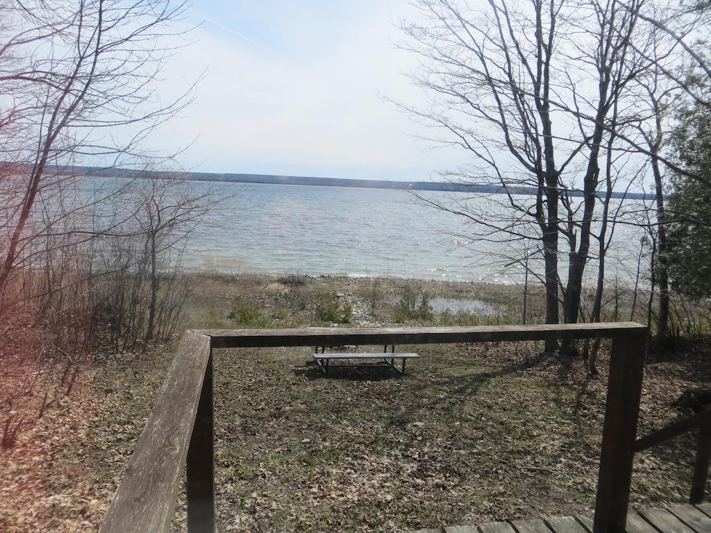 Lake Wolsey Cabins Hotel Gore Bay Esterno foto